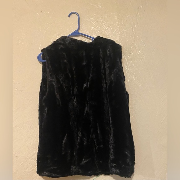 Robert Louis Vest - Picture 2 of 2